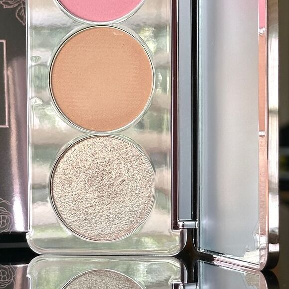 GIRLACTIK Blush Me & Glow Face Palette Pink Blush Bronzer Highlight Trio Light - Picture 7 of 11